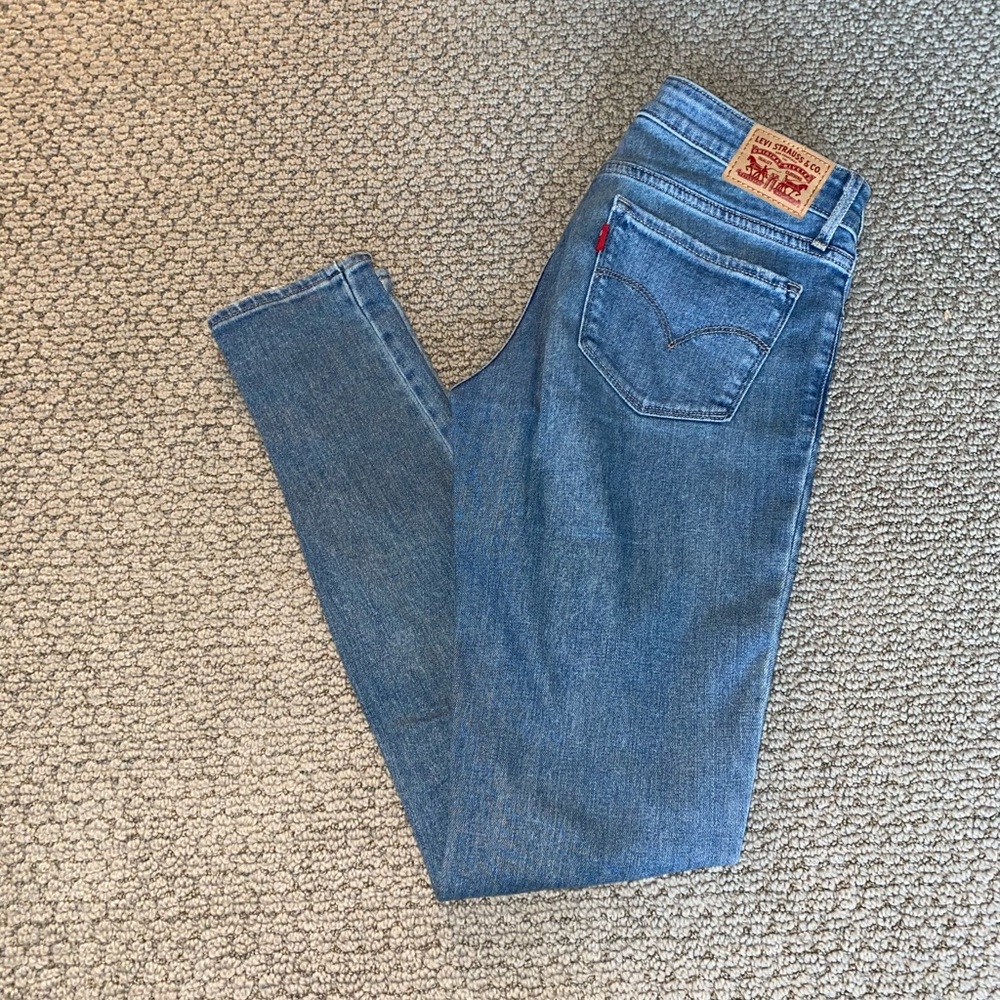 Women’s Levi Jeans